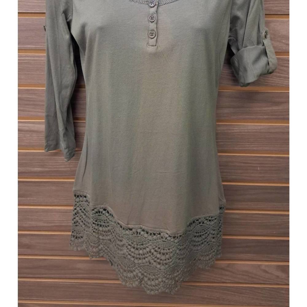 NEW MURMUR women's 3 button lace bottom top in sage